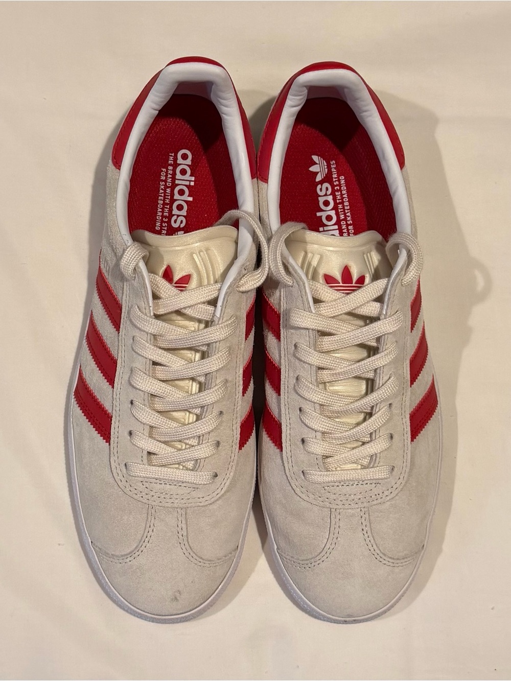 Adidas Originals Men’s Cream & Red Gazelle Sneakers